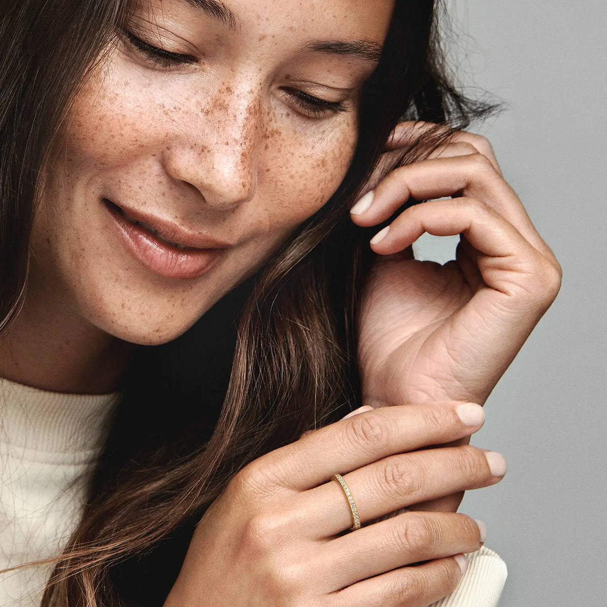 Pandora Funkeln und Herzen Ring