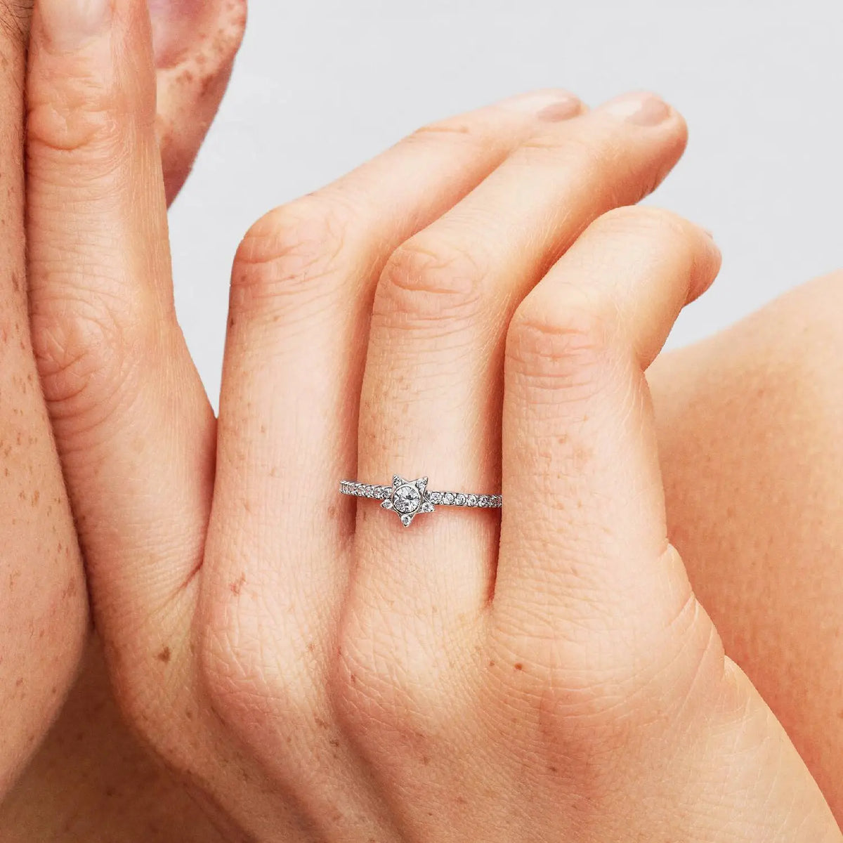 Pandora Funkelnder Stern Pavé Ring