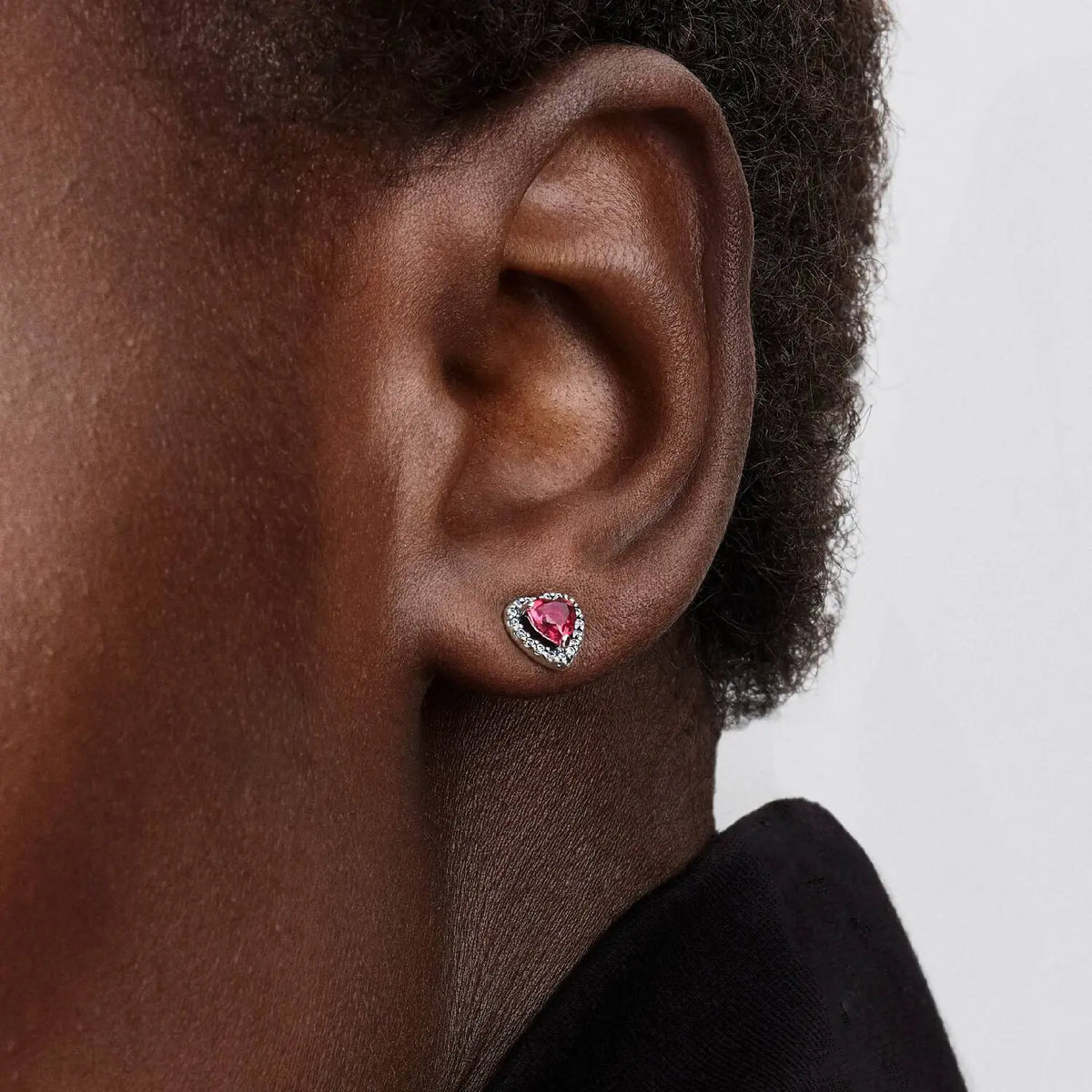 Pandora Erhabenes Rotes Herz Ohrstecker
