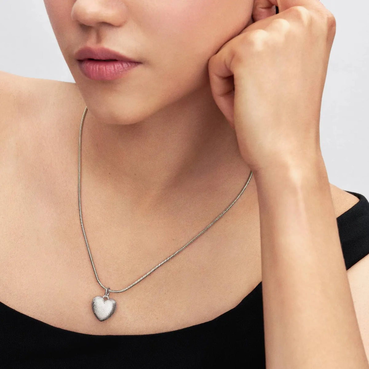 Pandora Mattes Rundliches Herz Charm-Anhänger