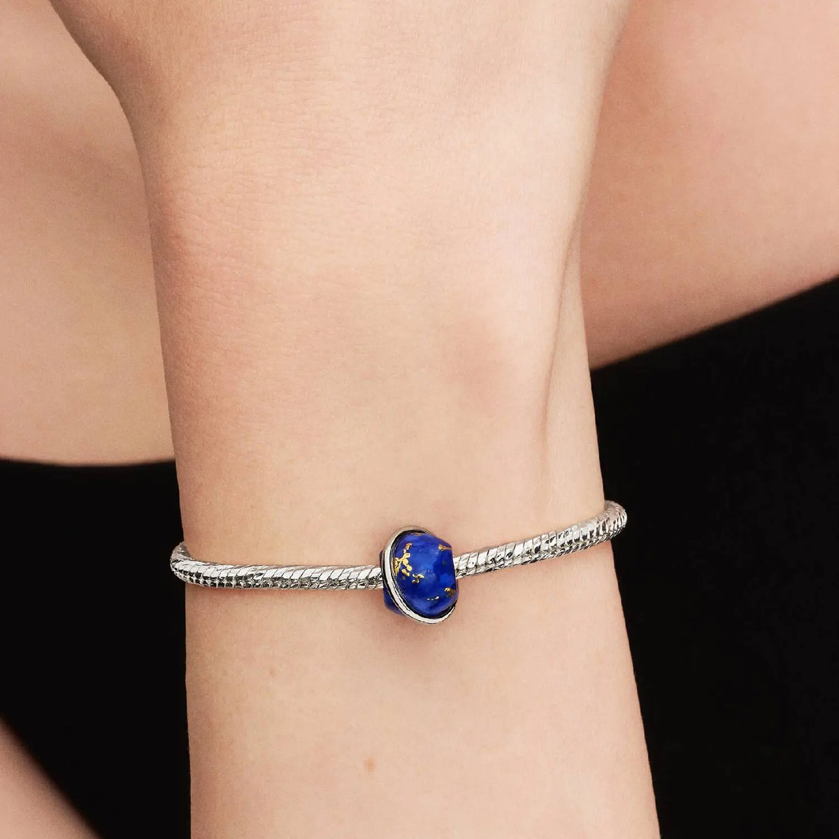 Pandora Moments Himmlischer Blauer Planet Charm