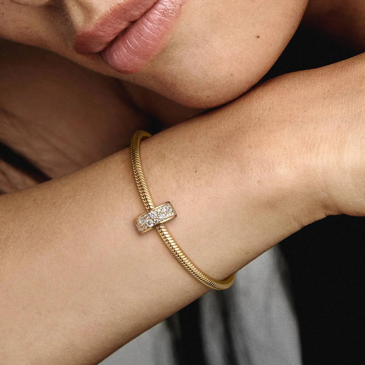 Pandora Moments Klarer Pavé Clip-Charm