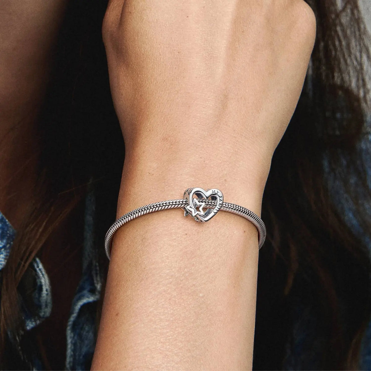Pandora Moments Offen gearbeitetes Familie Herz & Stern Charm