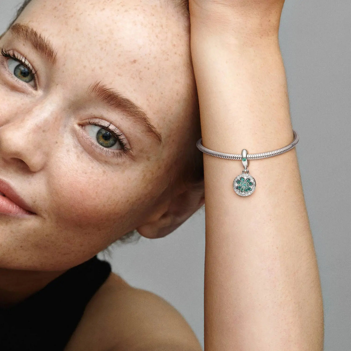 Pandora Moments Vierblättriges Kleeblatt Charm-Anhänger