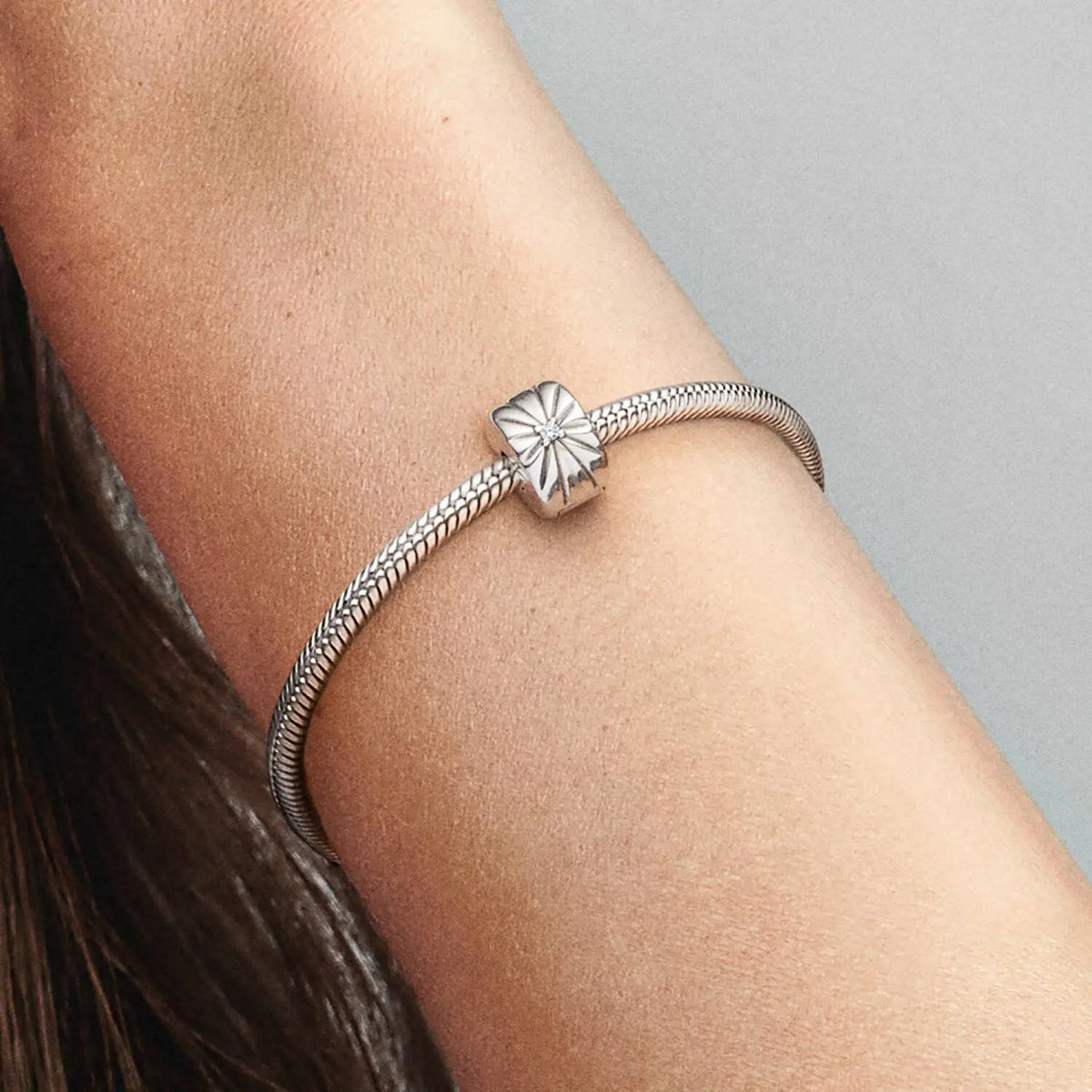 Pandora Moments Funkelnder Sonnenstrahl Clip-Charm