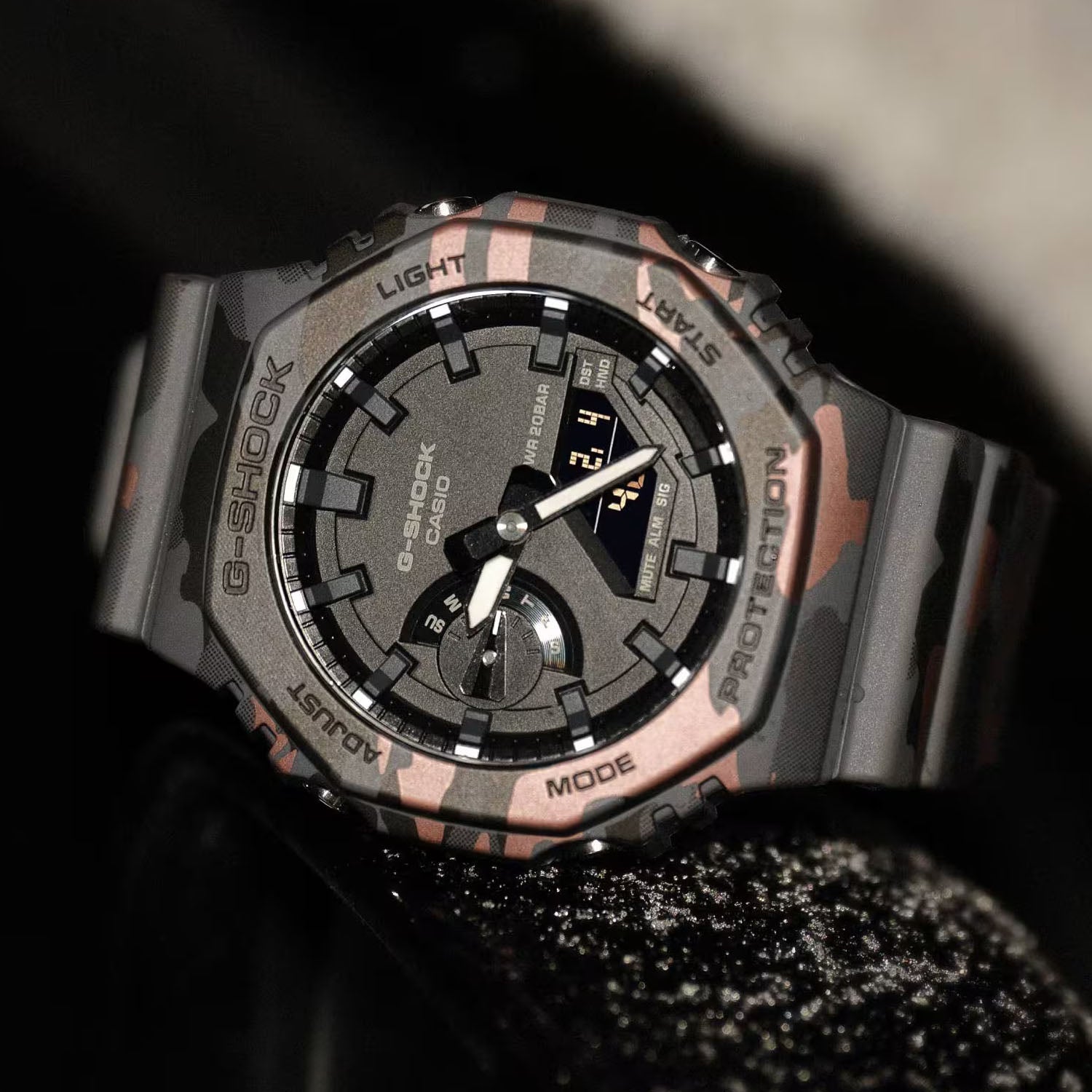CASIO G-SHOCK GA-2100 Camouflage Herrenuhr