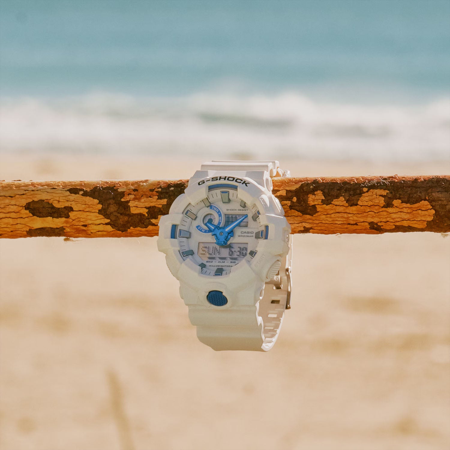 CASIO G-SHOCK Classic GA-700 Herrenuhr