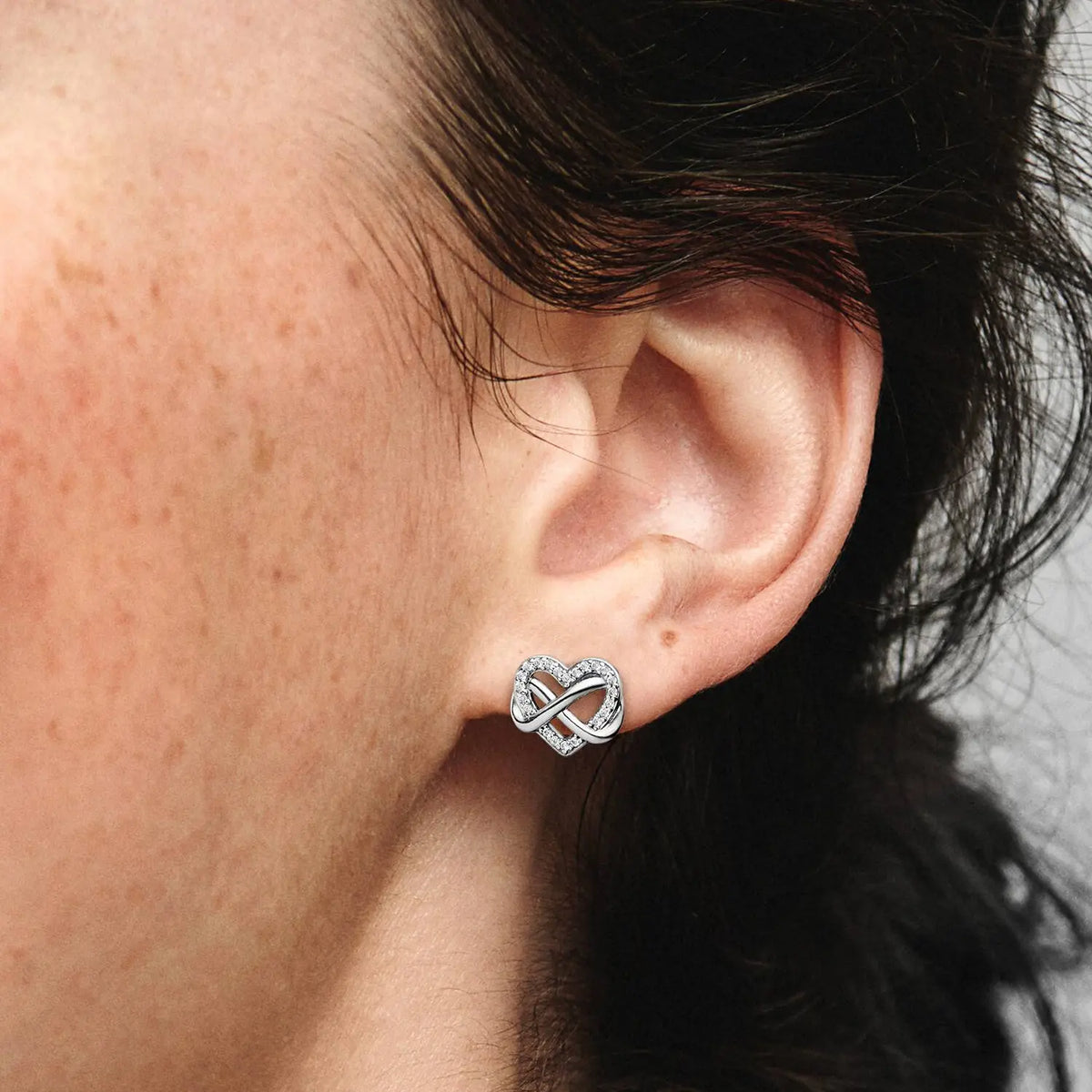 Pandora Funkelnde Unendlichkeits-Herz Ohrstecker
