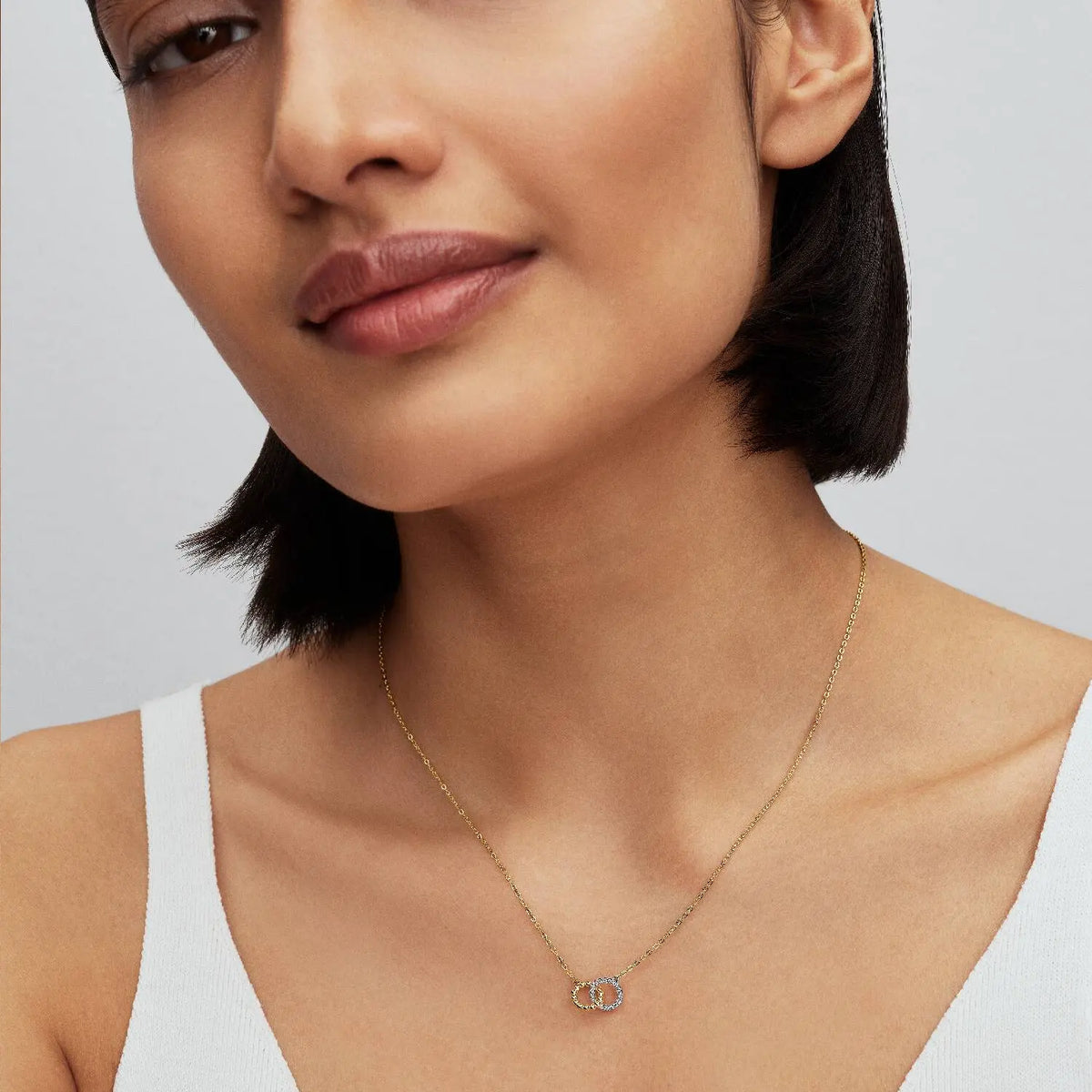 Pandora Verschlungene Kreise Halskette mit Kugeln und Pavé
