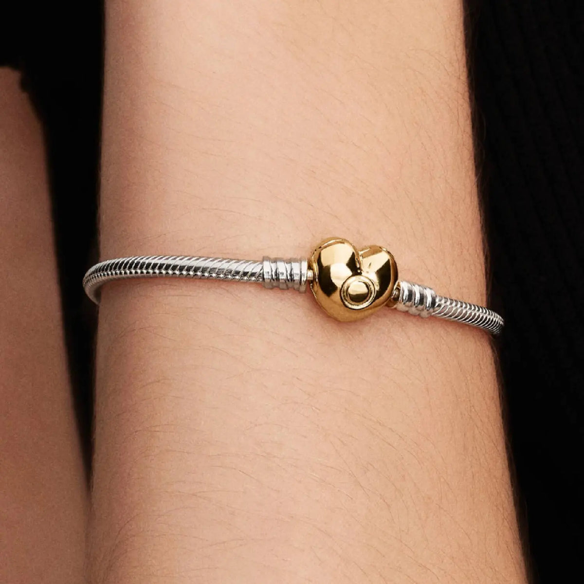 Pandora Moments Herz-Verschluss Schlangen-Gliederarmband