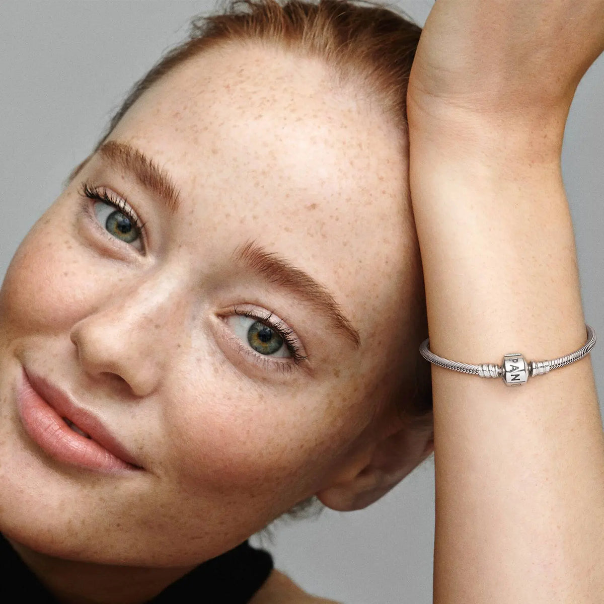 Pandora Verspieltes Zylinder-Verschluss Schlangen-Gliederarmband