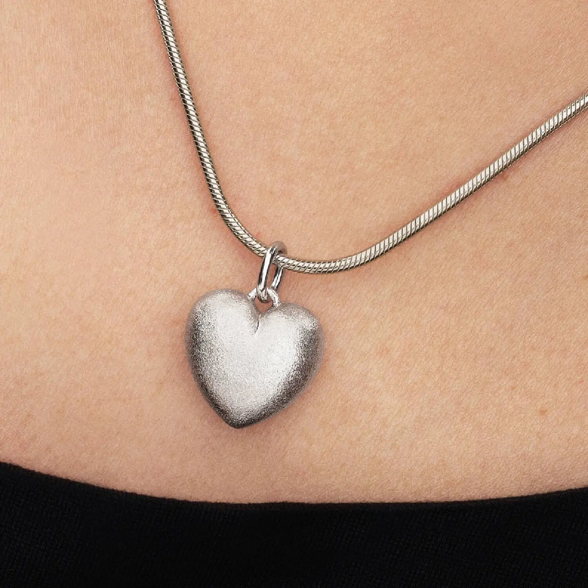 Pandora Mattes Rundliches Herz Charm-Anhänger