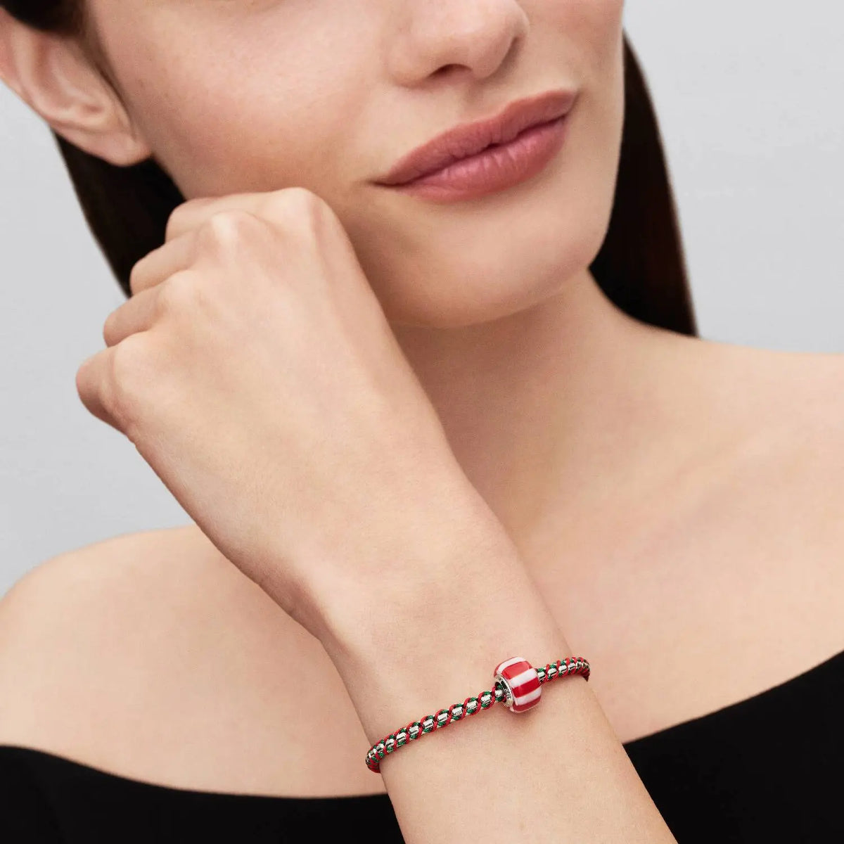 Pandora Moments Rote Zuckerstange Murano-Glas-Charm