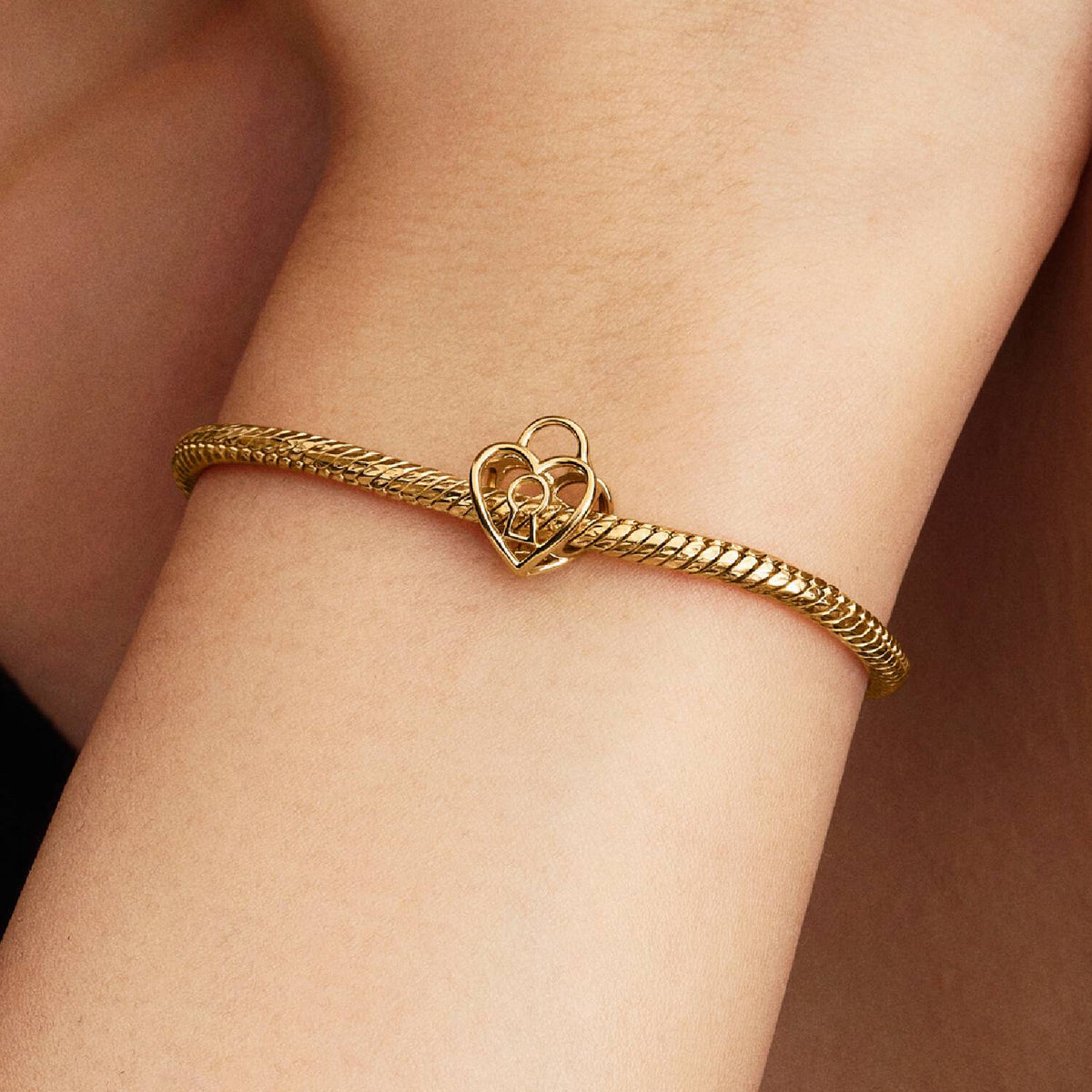 Pandora Offen gearbeitetes Herz Vorhängeschloss Charm