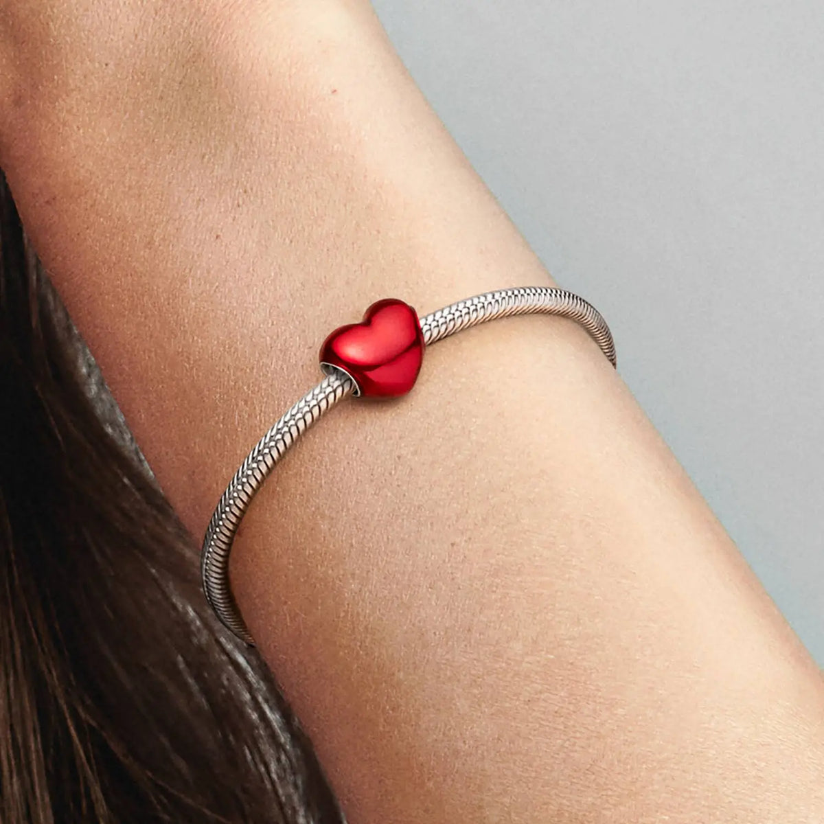 Pandora Moments Rotes Metallic-Herz Charm