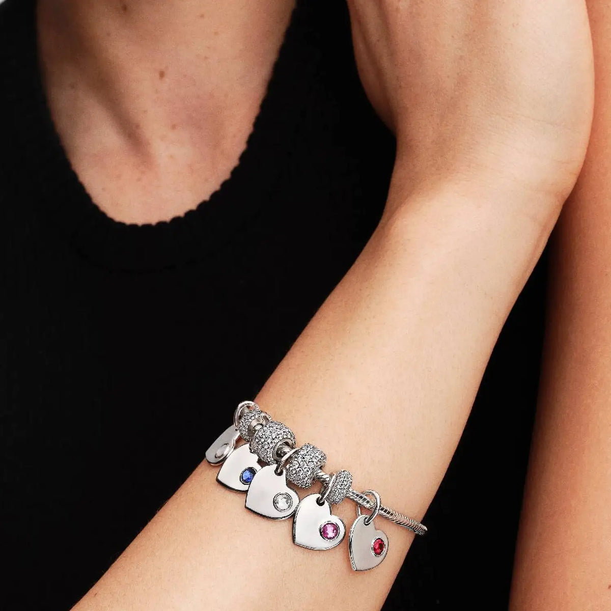 Pandora September Gravierbares Herz Blauer Stein Charm-Anhänger