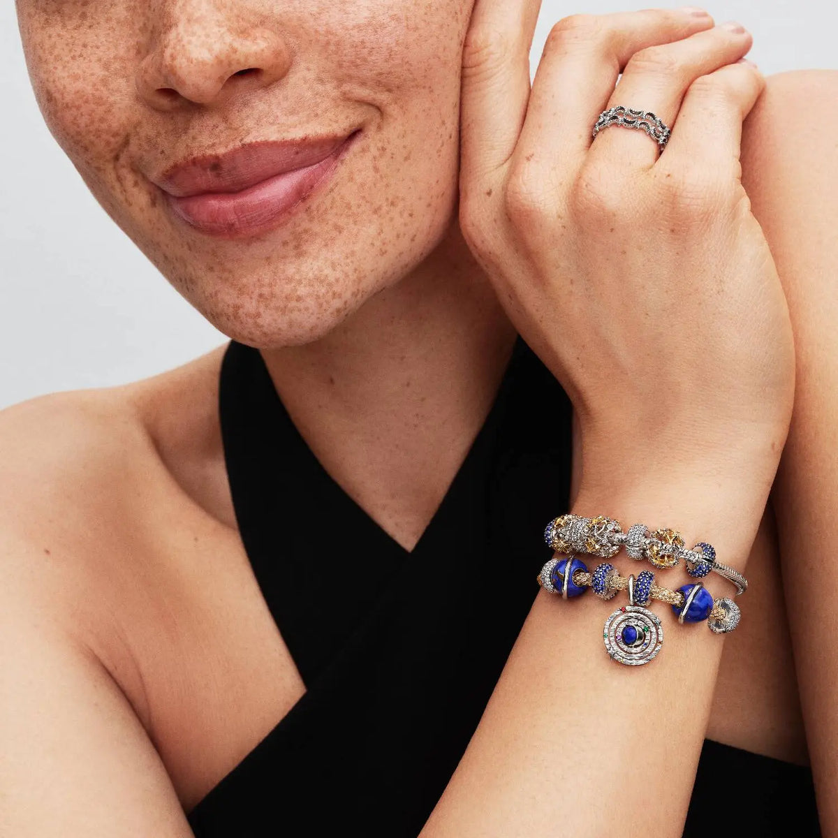 Pandora Drehende Armillarsphäre Charm-Anhänger