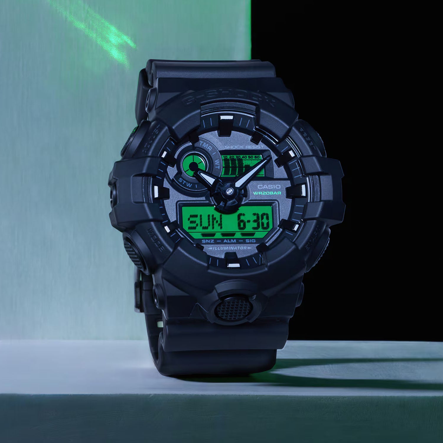 CASIO G-SHOCK Classic GA-700 Herrenuhr